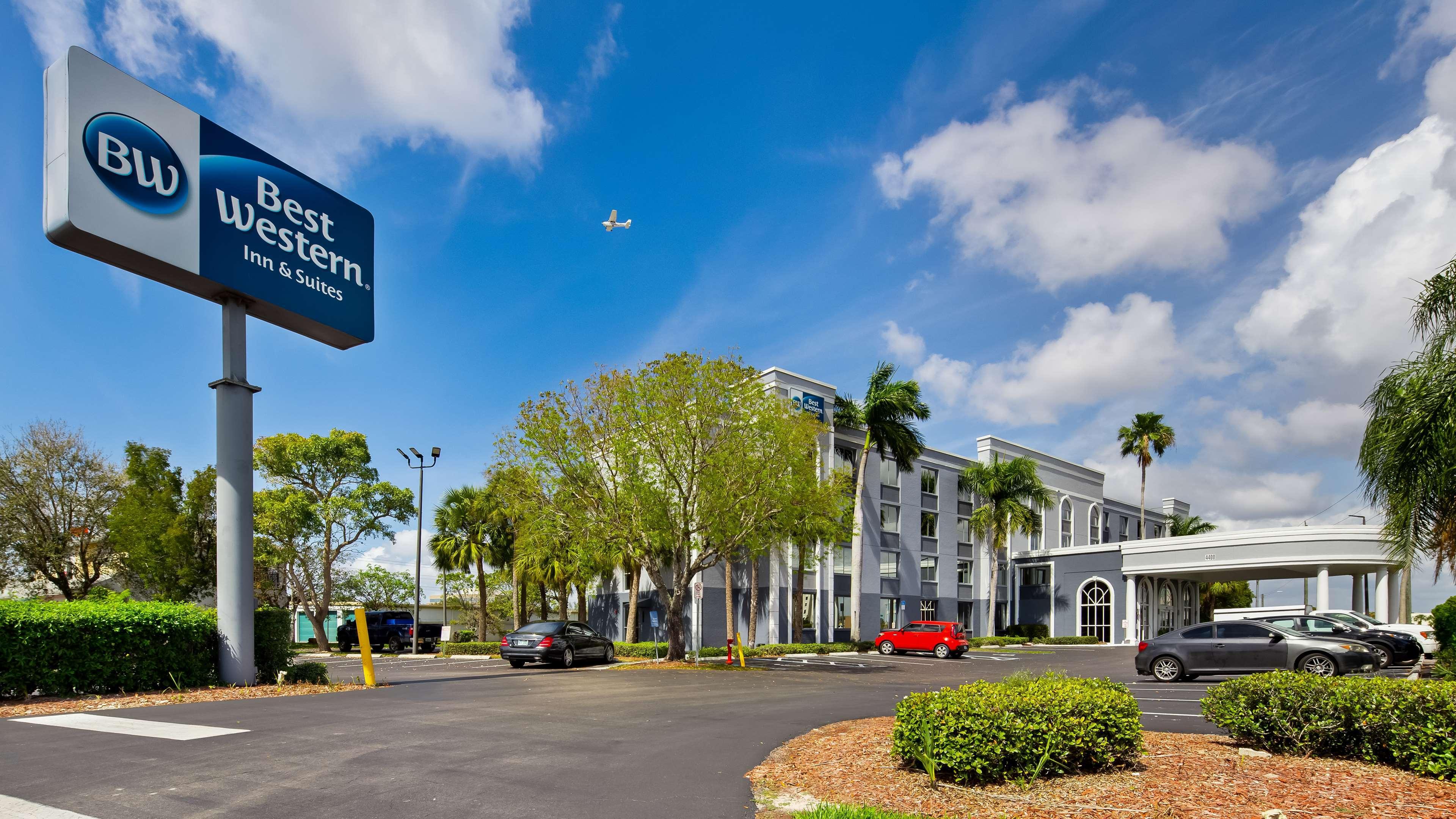 Best Western Fort Myers Inn And Suites Exterior photo