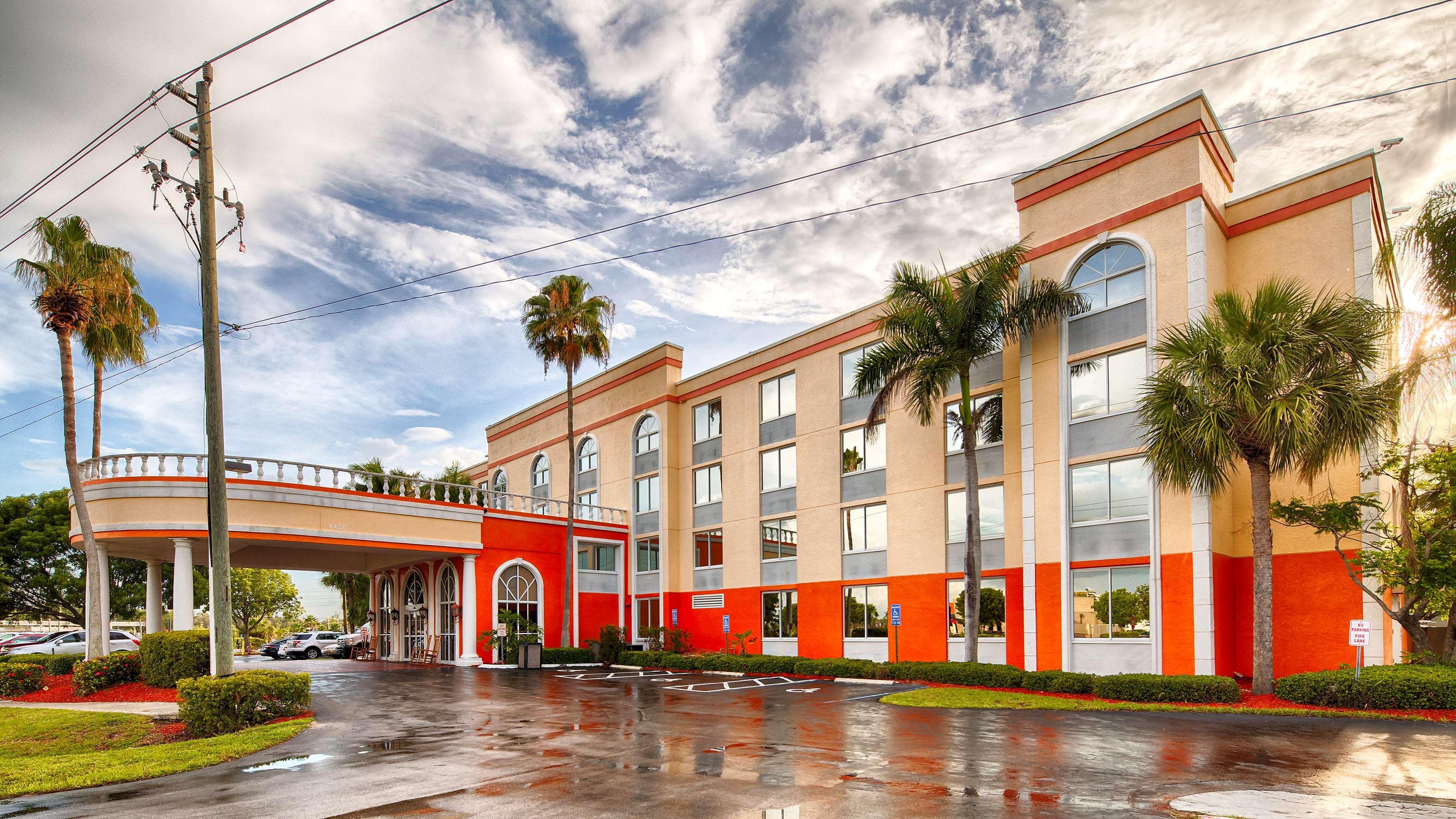 Best Western Fort Myers Inn And Suites Exterior photo
